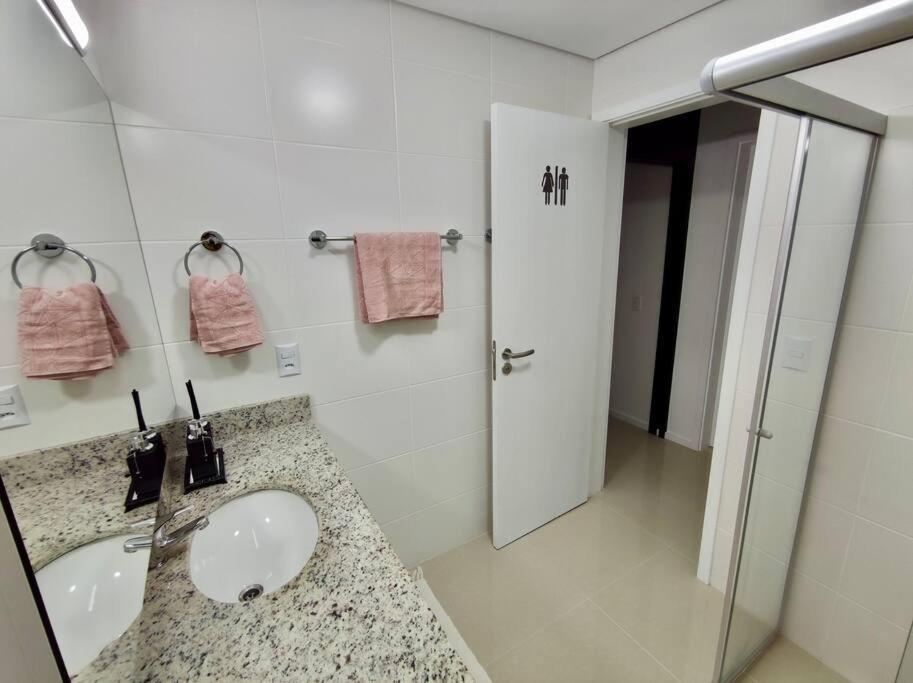 Beach Apartment Villas Do Campeche ฟลอเรียนอโปลิส ภายนอก รูปภาพ